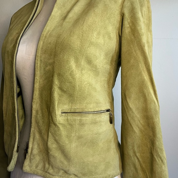 Leather jacket - Picture 4 of 11